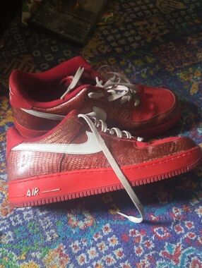 Nike Kids Red Low-Top Sneakers with White Swoosh